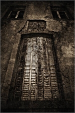 crying_house2